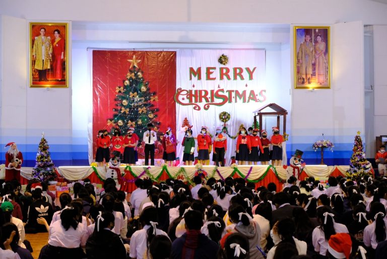 วันที่ 21 ธันวาคม 2564 กลุ่มสาระการเรียนรู้ภาษาต่างประเทศที่ 1 ได้จัดกิจกรรมวันคริสต์มาส